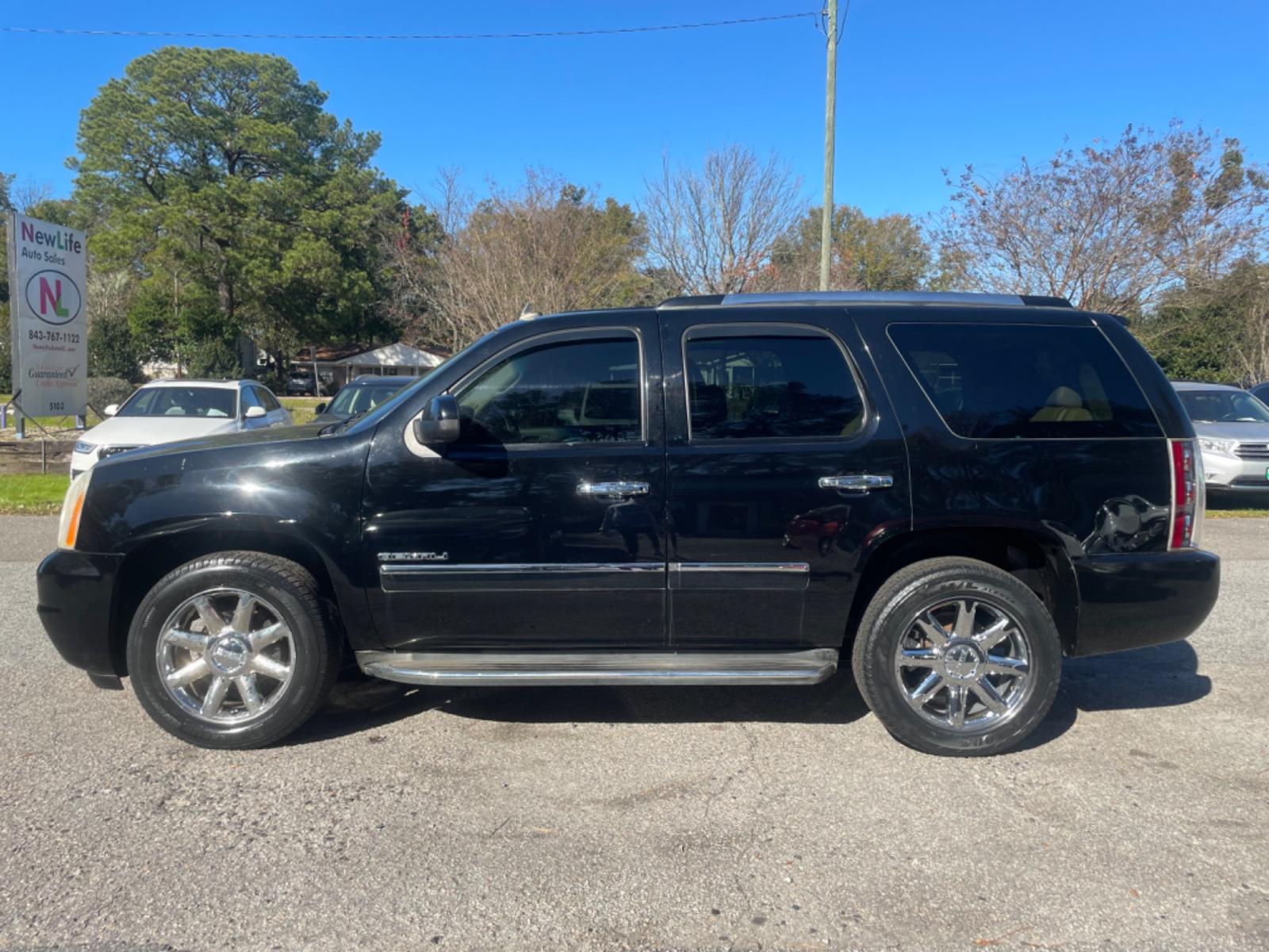 2011 BLACK GMC YUKON DENALI (1GKS2EEFXBR) with an 6.2L engine, Automatic transmission, located at 5103 Dorchester Rd., Charleston, SC, 29418-5607, (843) 767-1122, 36.245171, -115.228050 - Leather, Sunroof, Navigation, Backup Camera, CD/AUX/Sat, Dual Climate Control, Rear Climate Control, Middle Captain's Row, Power Everything (windows, locks, seats, mirrors), Memory/Cooled/Heated Front Seats, Heated Rear Seats, Power Liftgate, All-weather Mats, Running Boards, Tow Package, Chrome Whe - Photo #3